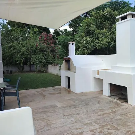 Serenity With Private Pool And Large Garden. 호텔 무글라