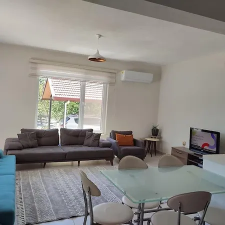 Serenity With Private Pool And Large Garden. 호텔