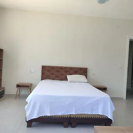 Serenity With Private Pool And Large Garden. * 무글라